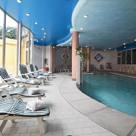 Hotel Centro Benessere Gardel 3*